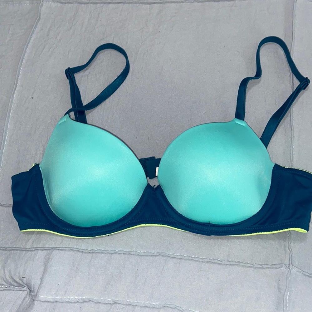 34A VS bra